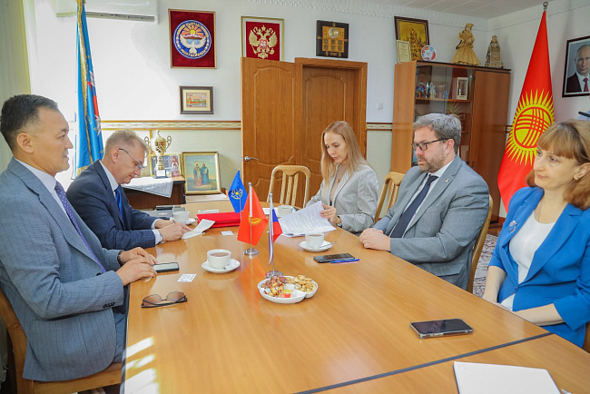 Встреча ректора КРСУ с представителями Парламентской ассамблеи ОДКБ: на пути к научно-практическому сотрудничеству