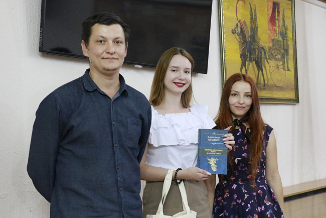 Солнце русской поэзии взойдет!