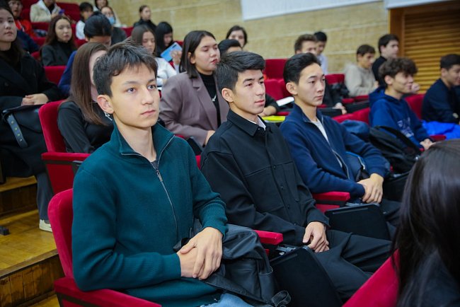 A series of lectures on diplomacy within the framework of the project «Muras» has started at KRSU