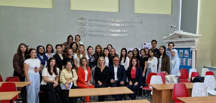 The chief architect of Kazan, Ilsiyar Tukhvatullina, gave a lecture at the Faculty of Architecture, Design and Construction.