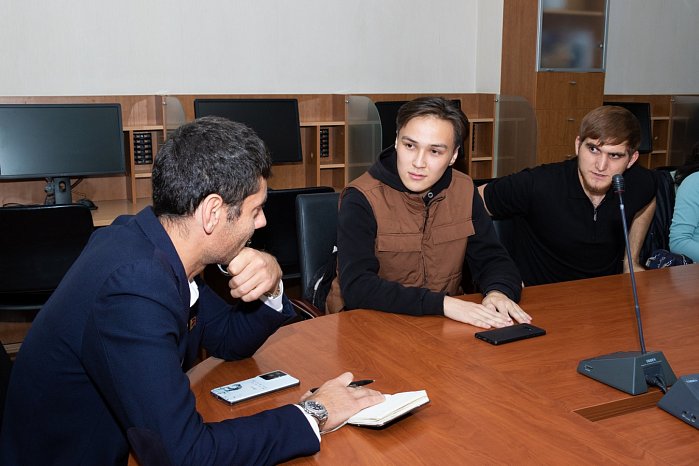 Advisor to the rector of KRSU Petr Bychkov met with the leaders of student government