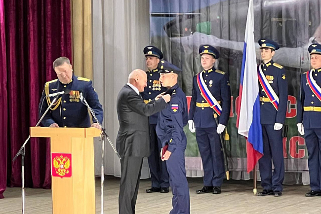 20 лет авиабазе «Кант»: делегация КРСУ поздравила военнослужащих