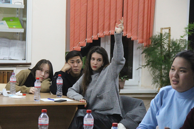 Познавательно и ярко: в КРСУ прошла интеллектуальная викторина