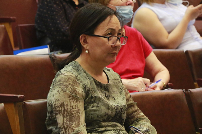 Professor Marina Pimenova gave a course for linguist teachers at KRSU