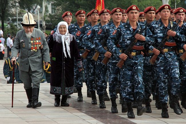 Дорогие мои друзья! Уважаемые преподаватели и студенты университета!