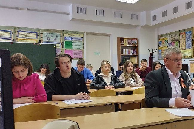 Телемост ЕГУ-КРСУ: участники рассказали о героях Великой Отечественной войны