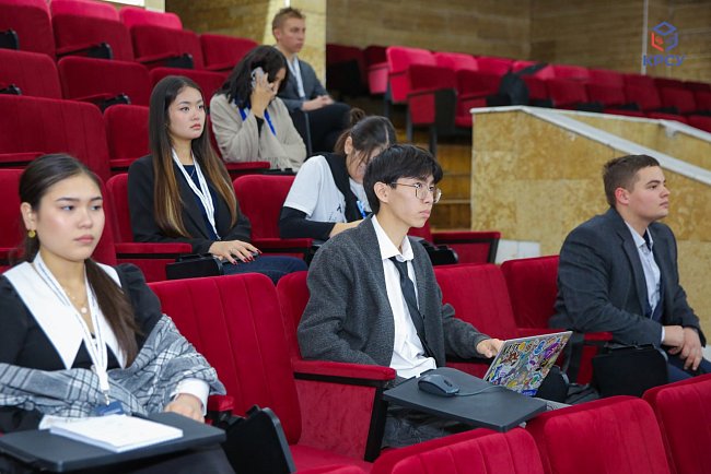 Second day of the Russian-Kyrgyz media forum at KRSU — intensive educational start