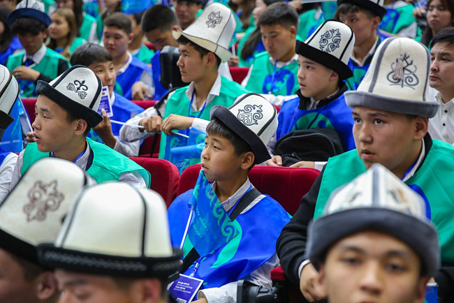 В КРСУ прошёл молодёжный форум «Жаны Муун»