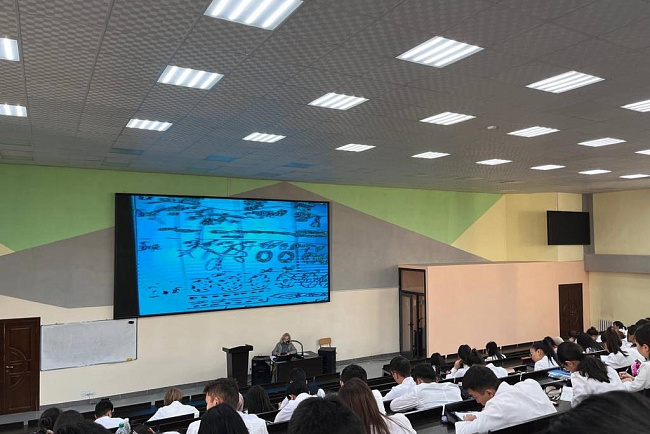 Доцент КРСУ прочитала лекцию для студентов-медиков КГМА