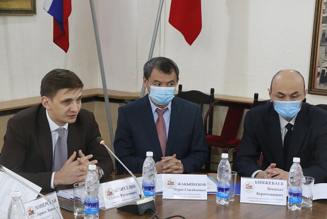 В КРСУ обсудили проблемы и перспективы развития ЕАЭС