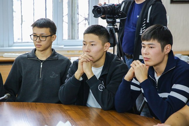 Warm meeting with the Russian Ambassador: student activists KRSU were inspired by the example of Sergei Vakunov