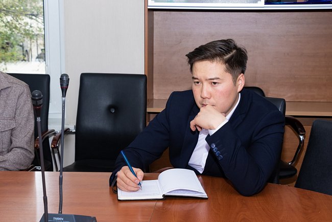 Advisor to the rector of KRSU Petr Bychkov met with the leaders of student government