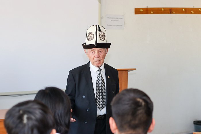 A guest lecture by a professor from the University of Ural State Law University was held at the Faculty of Law KRSU
