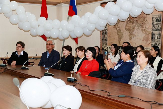 В КРСУ ярко отметили День кыргызского языка