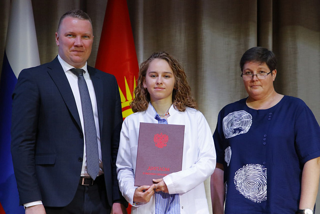 Белые халаты и новые горизонты: выпускной у медиков КРСУ