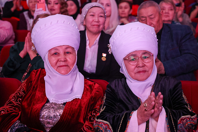 В КРСУ прошла торжественная церемония награждения победительниц VI Международного конкурса «Женщина, меняющая мир»