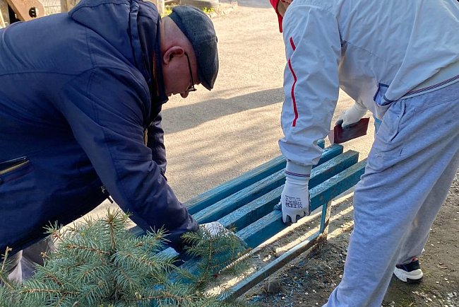 The morning at the Faculty of Natural Sciences of KRSU began with a cleanup day