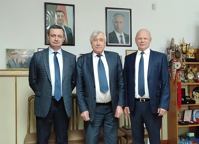 Преподаватели РНИМУ прочитали лекции для медиков Кыргызстана