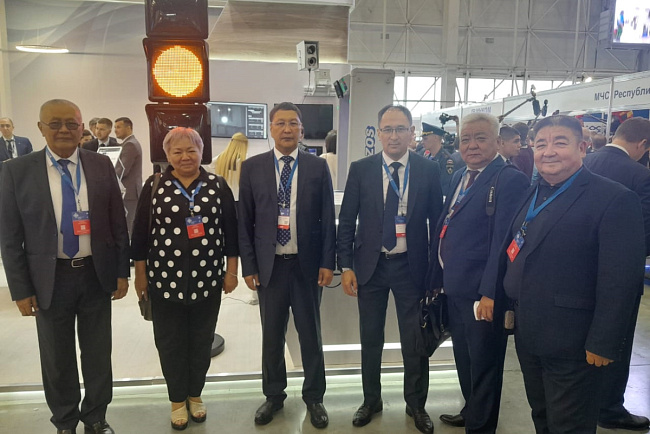 Сотрудники КРСУ приняли участие в работе Международного салона «Комплексная безопасность – 2023»