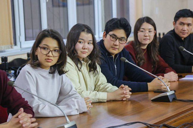 The winners of the international Olympiad met with the acting rector of KRSU Sergei Volkov