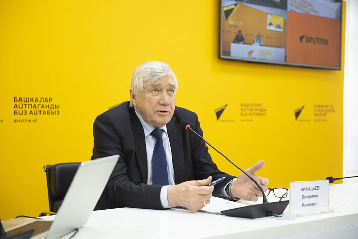 КРСУ задает тон в аналитическом сотрудничестве молодежи