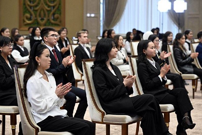 KRSU students were awarded scholarships from the President of the Kyrgyz Republic
