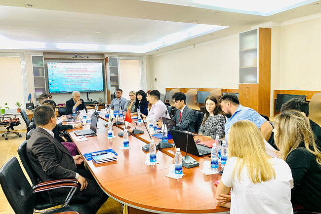 Студентов-международников наградили за участие в конкурсе «Молодой аналитик КРСУ»