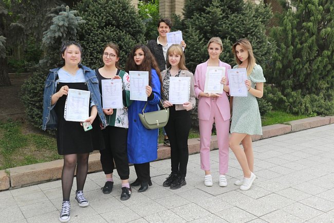 KRSU psychology students were awarded letters of gratitude for their successful studies