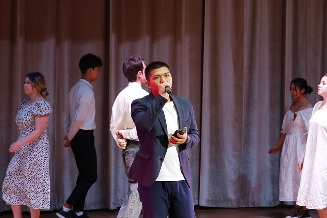 Фестиваль студенческого творчества «Поклонимся великим тем годам» прошел в КРСУ