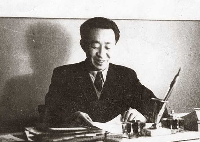 Жөнөкөй мугалимден көрүнүктүү тилчиге чейин – Саз Юнусалиевдин жолу жөнүндө