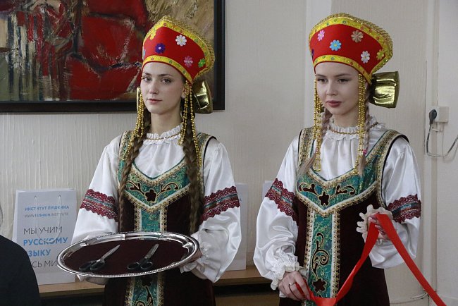 Орус тилин енуктуруу. Ретроспективалык