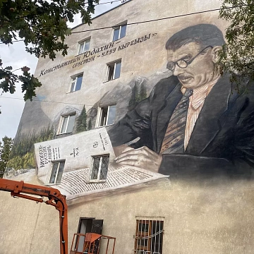 Он мог ночью прыгнуть в машину и ехать "за новым словом" — беседа о жизни Юдахина