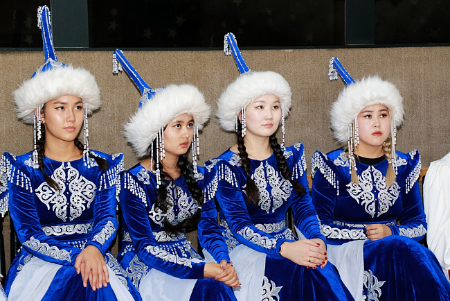 В КРСУ ярко отметили День кыргызского языка