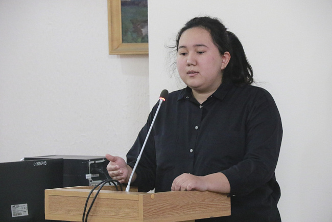 Студенты КРСУ обсудили актуальные проблемы современного мира в рамках межфакультетской конференции