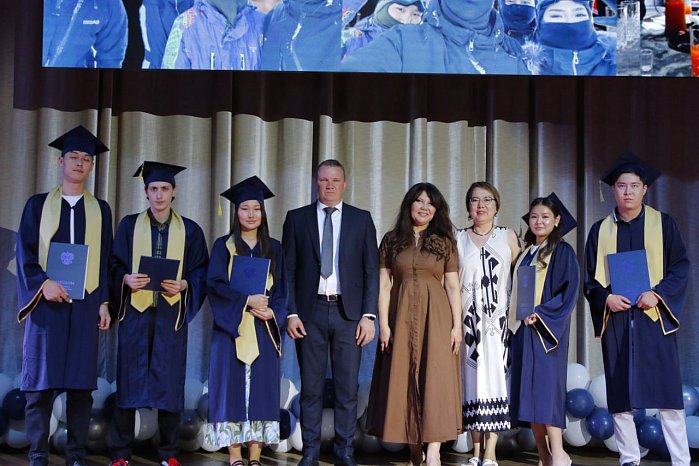 On the way to new heights: a graduate of the Faculty of Economics was held at KRSU
