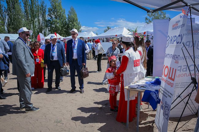 Presentation of the Faculty of Education KRSU at the Kyrgyz-Russian Fair: training of bilingual teachers in the spotlight