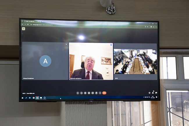 В КРСУ обсудили проблемы международного сотрудничества в многополярном мире
