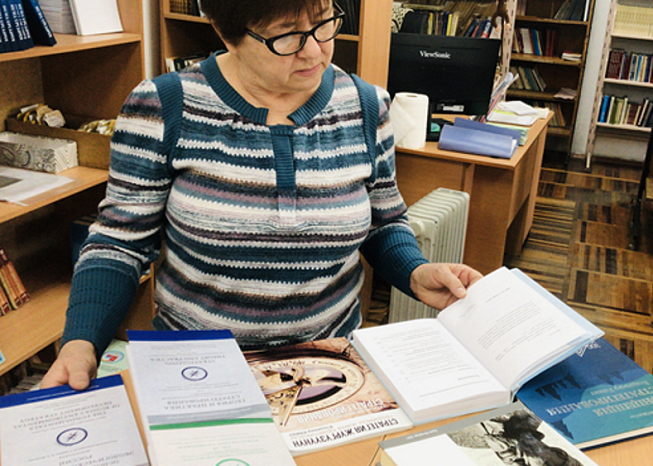 The KRSU library has been replenished with books by Professor Vladimir Kvint