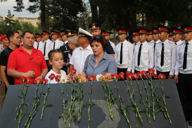 Студенты КРСУ приняли участие в Международной акции «Свеча Памяти»