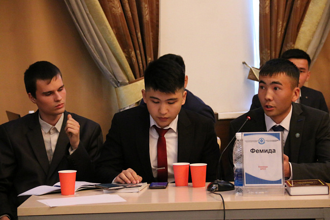 Команда КРСУ победила в дебатах, посвященных 30-летию принятия Конституции КР