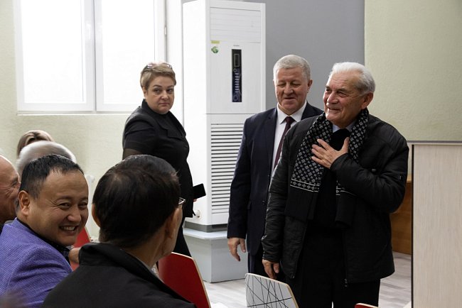 A monument to teachers from Russia and Kyrgyzstan will appear at the main building of KRSU
