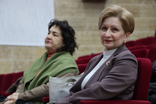 Диалог о развитии: в КРСУ прошла встреча ректора с профессорско-преподавательским составом