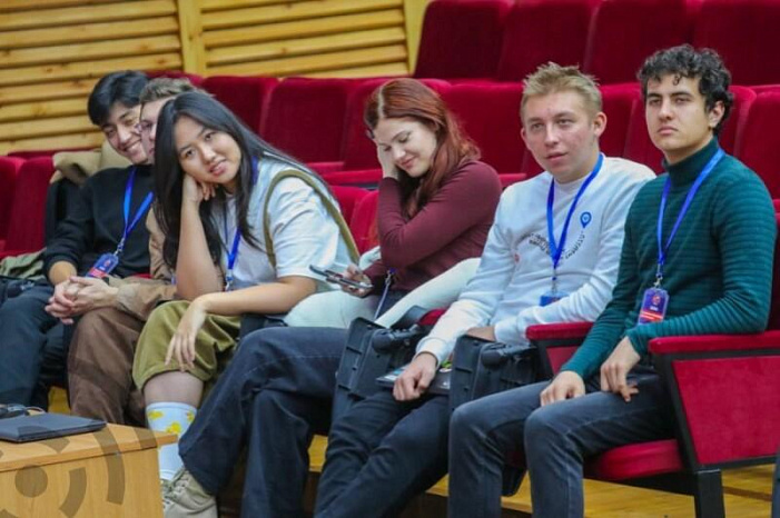 КРСУ СТРОИТ ПЛАНЫ РАЗВИТИЯ И УКРЕПЛЯЕТ ОБРАЗОВАТЕЛЬНЫЕ СВЯЗИ