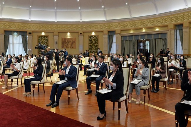 KRSU students were awarded scholarships from the President of the Kyrgyz Republic