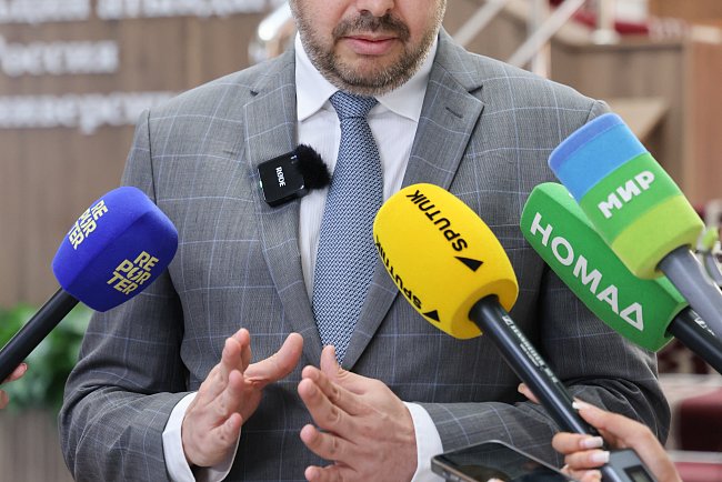 КРСУнун Башкаруу кеңеши университетти өнүктүрүүнүн негизги багыттарын бекитти