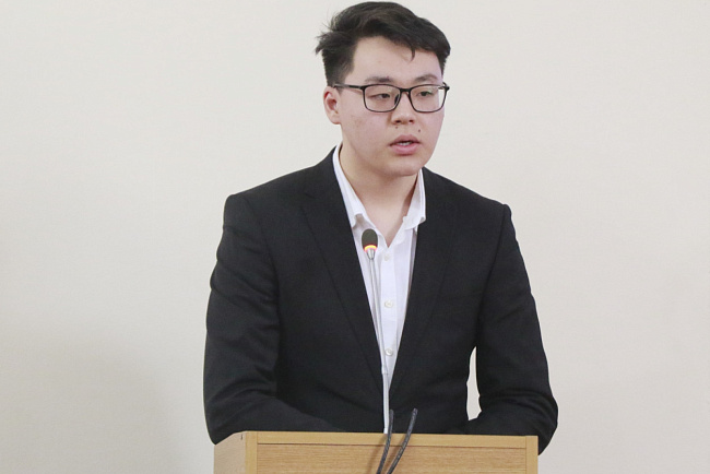 Студенты КРСУ обсудили актуальные проблемы современного мира в рамках межфакультетской конференции