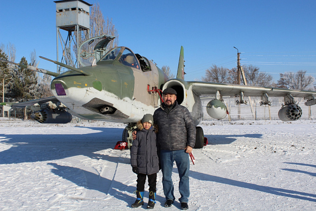 Студенты КРСУ посетили российскую авиабазу в Канте