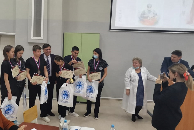 Из Новосибирска с дипломами!