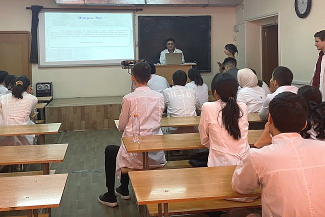 Students spent their knowledge on an anatomical quiz