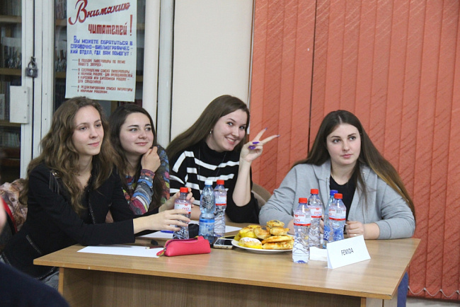 Познавательно и ярко: в КРСУ прошла интеллектуальная викторина